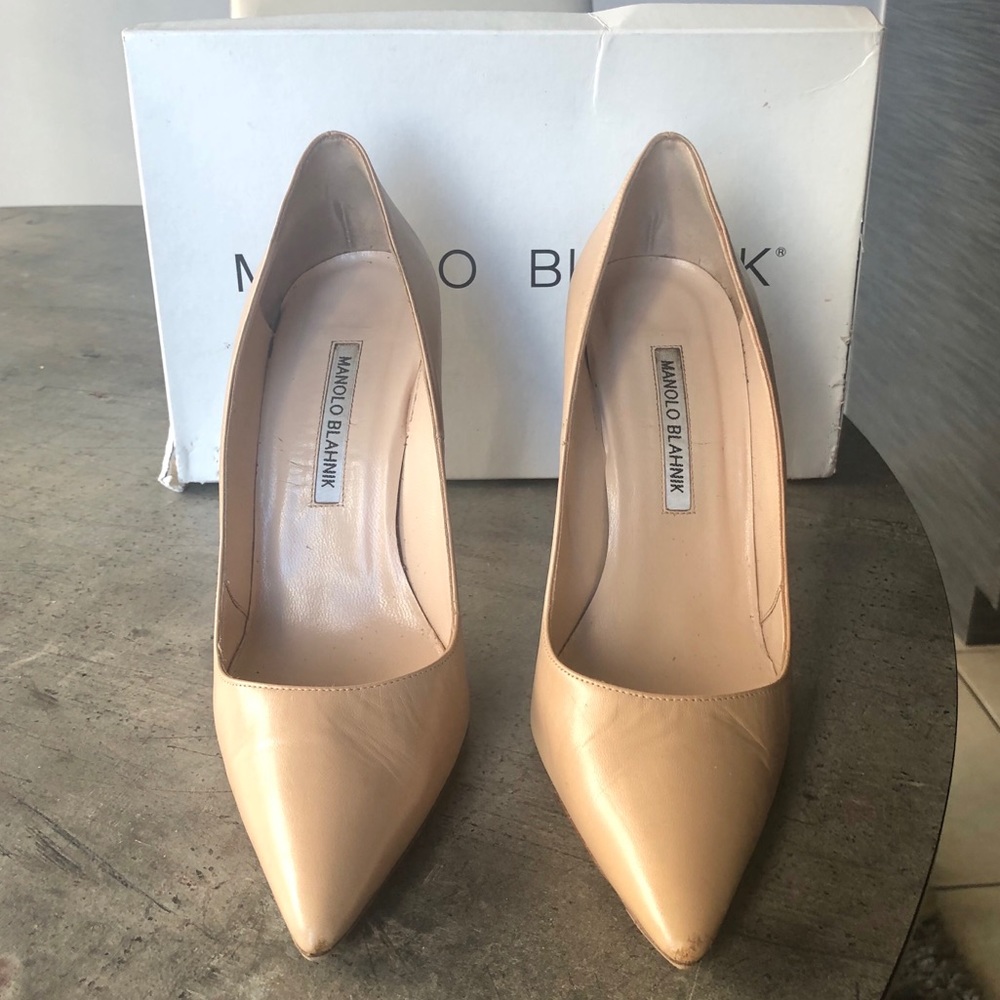 Manolo Blahnik Taupe Calf Leather BB 105 Pumps